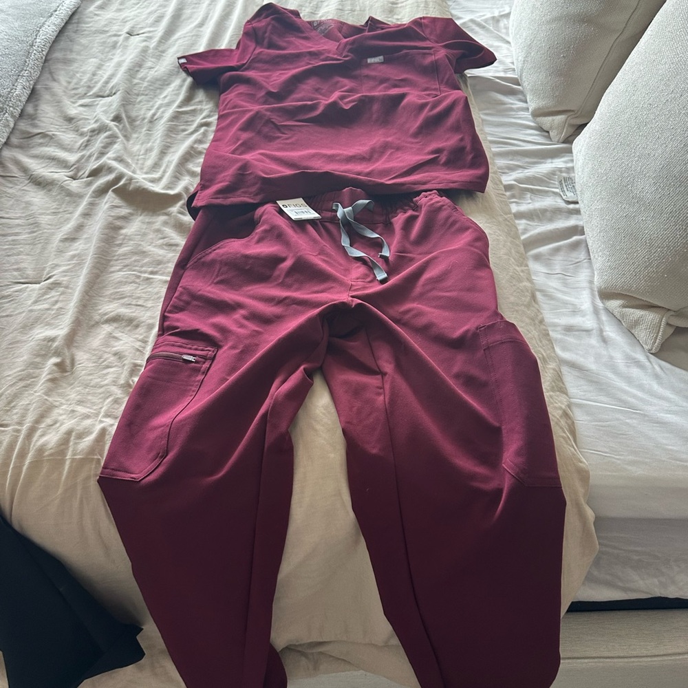 Figs Women's Maroon Scrub Set